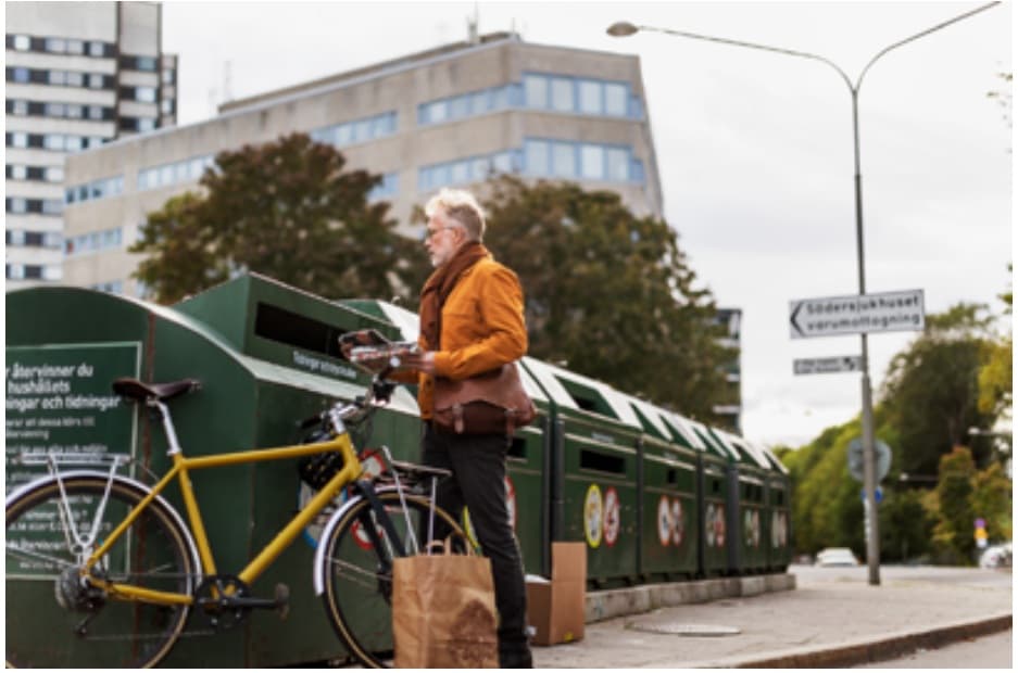 Nära de flesta bostadsområden kan de boende återvinna metall, glas, plast, förpackningar och tidningspapper.
