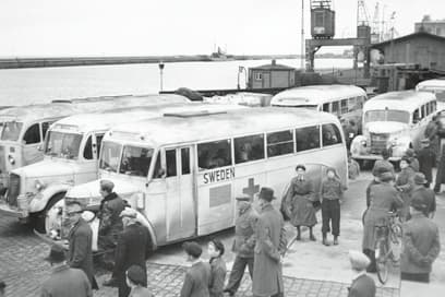 I slutet av andra världskriget räddade svenska Röda Korset människor från koncentrationslägren.